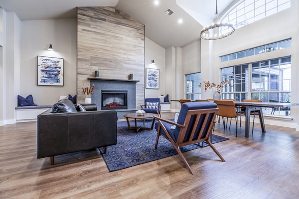 clubhouse/lobby at Huntington Park Apartments