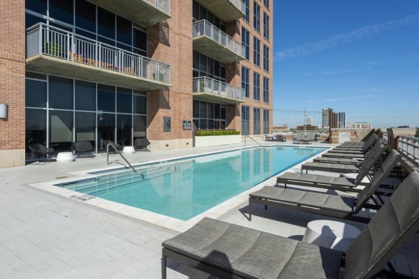 Rooftop swimming pool with city views at The Museum Tower Apartments