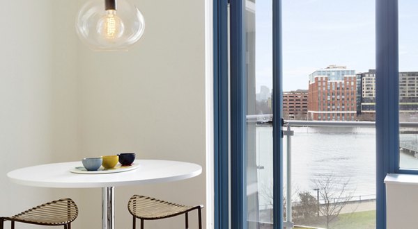 dining area at Hamilton Cove Apartments