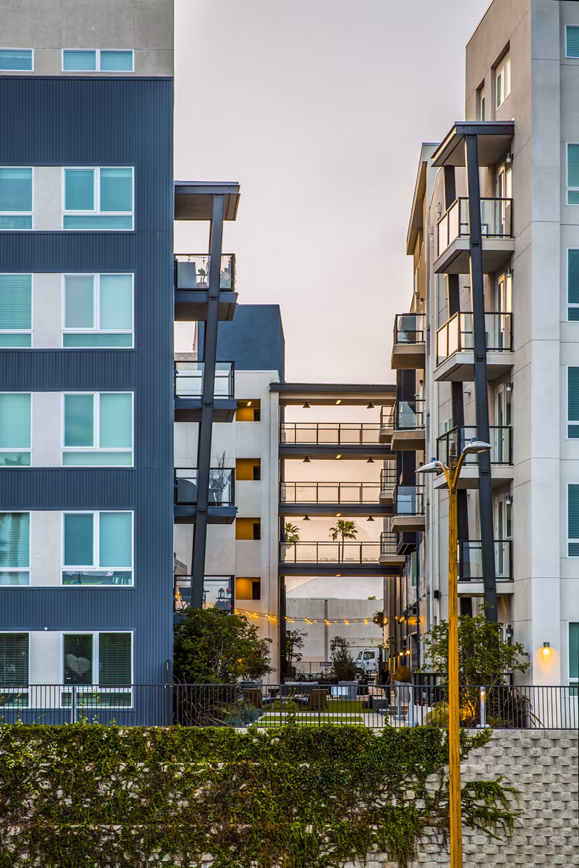 The Griffith Apartments: Elegant of luxury apartments in Burbank