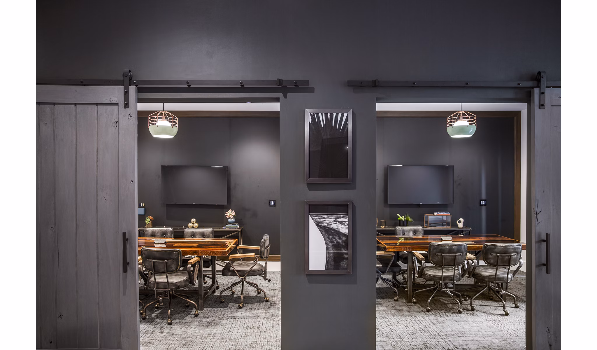 Meeting room with state-of-the-art equipment at The Griffith Apartments, ideal for business gatherings and conferences