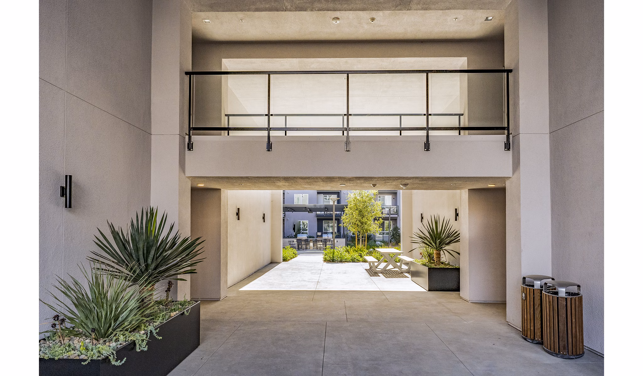 The Asher Apartments: Elegant of luxury apartment building in sunny city location