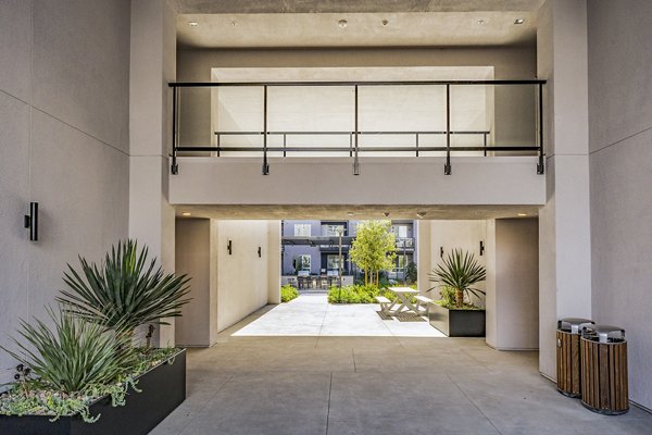 The Asher Apartments: Elegant of luxury apartment building in sunny city location