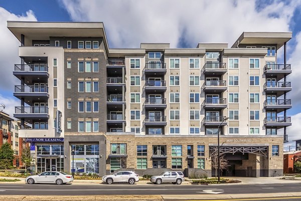 exterior at Bainbridge South End Apartments