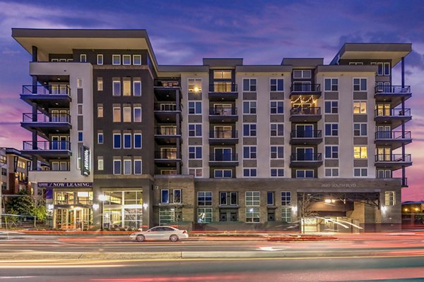 Bainbridge South End: Luxury modern at South End apartments in Charlotte