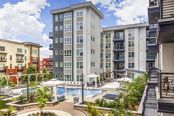 Courtyard featuring lush landscaping at Bainbridge South End Apartments