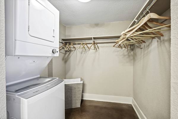 laundry room at Capitol on 28th Apartments