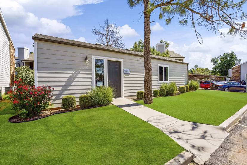 Woodland Trails Apartments: Scenic suburban apartments in tranquil community