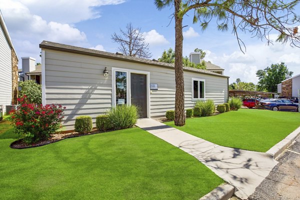 Woodland Trails Apartments: Scenic suburban apartments in tranquil community