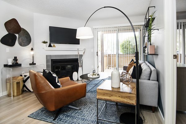living room at Park at Canyon Ridge Apartments 