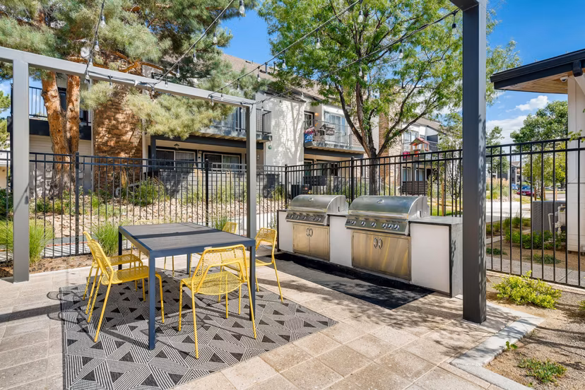 grill area at Park at Canyon Ridge Apartments 
