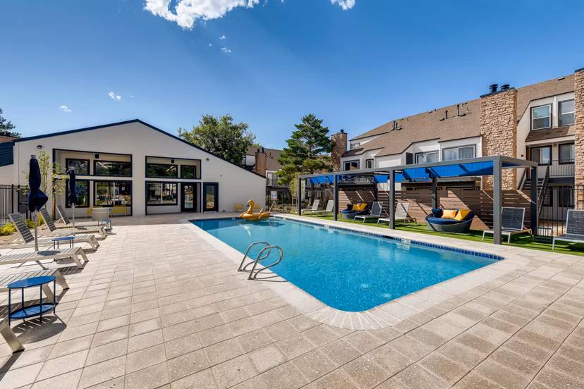 pool at Park at Canyon Ridge Apartments 