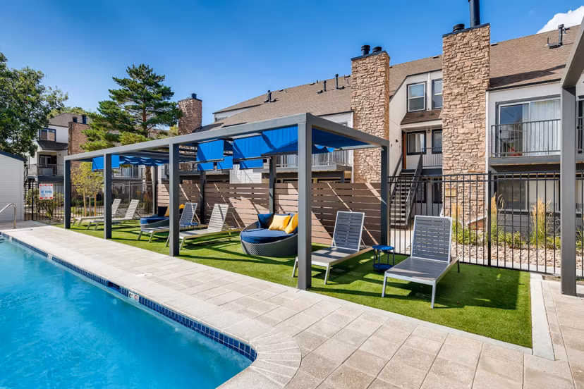 pool at Park at Canyon Ridge Apartments 