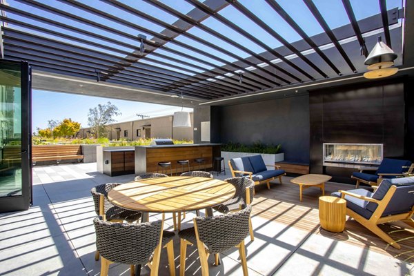 grill area/patio at Jones Berkeley Apartments