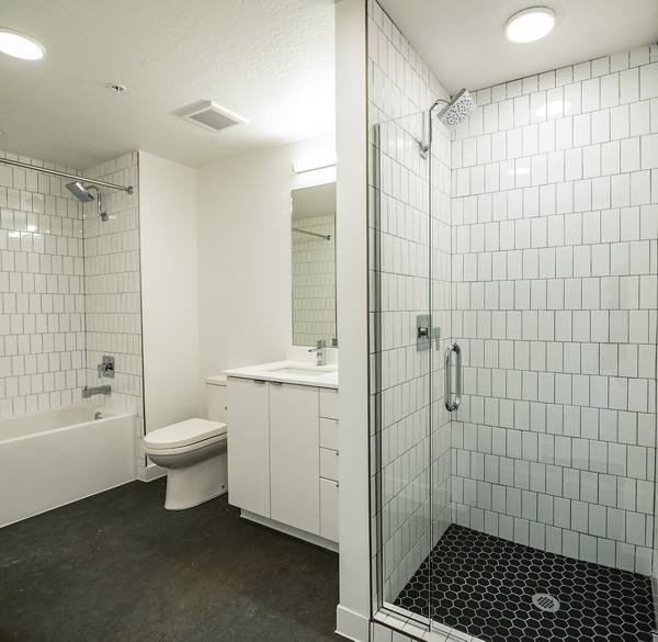 bathroom at Quattro Apartments