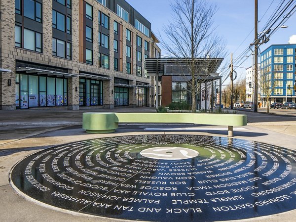 Jackson Apartments: Contemporary building in prime urban location