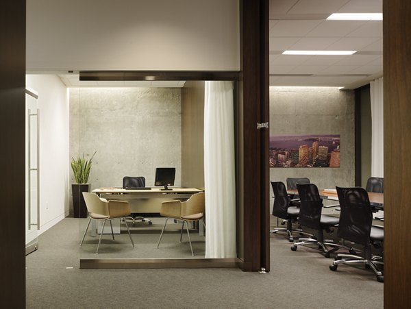 The Gateway Apartments: Modern meeting facility with sleek furnishings, ideal for professional gatherings in a luxury apartment setting
