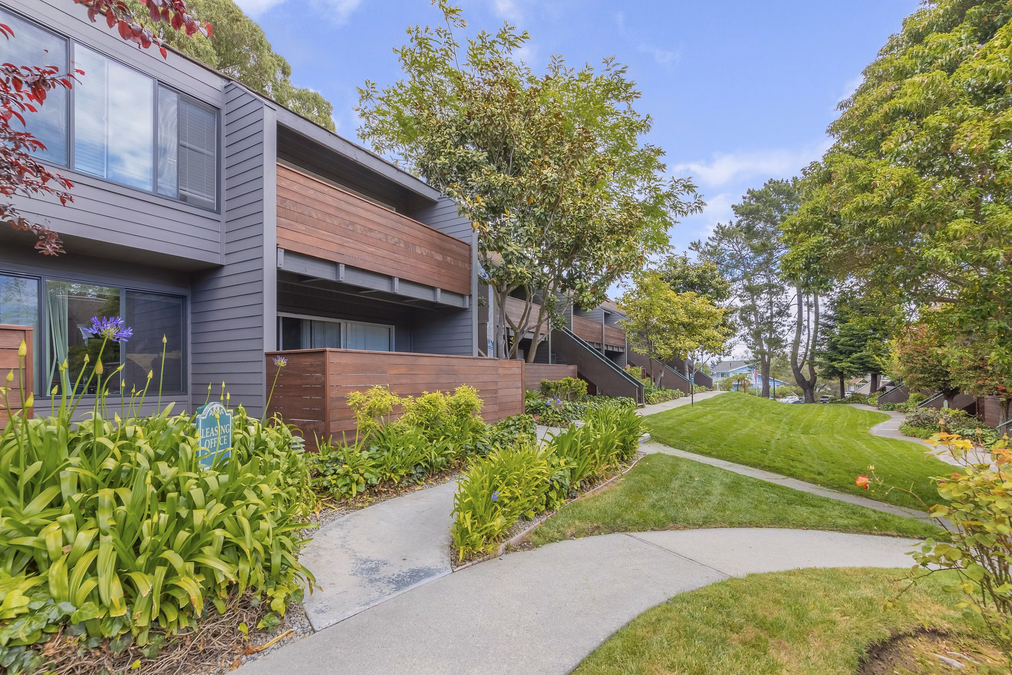 The Hilltop Apartments: Luxury view at a hillside community
