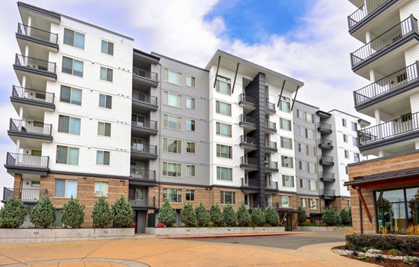 The Pacifica: Elegant luxury apartment in coastal San Diego