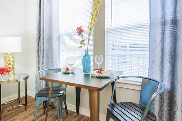 dining area at Vantage at Boerne Apartments