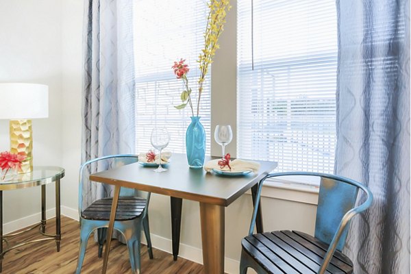 dining area at Vantage at Boerne Apartments