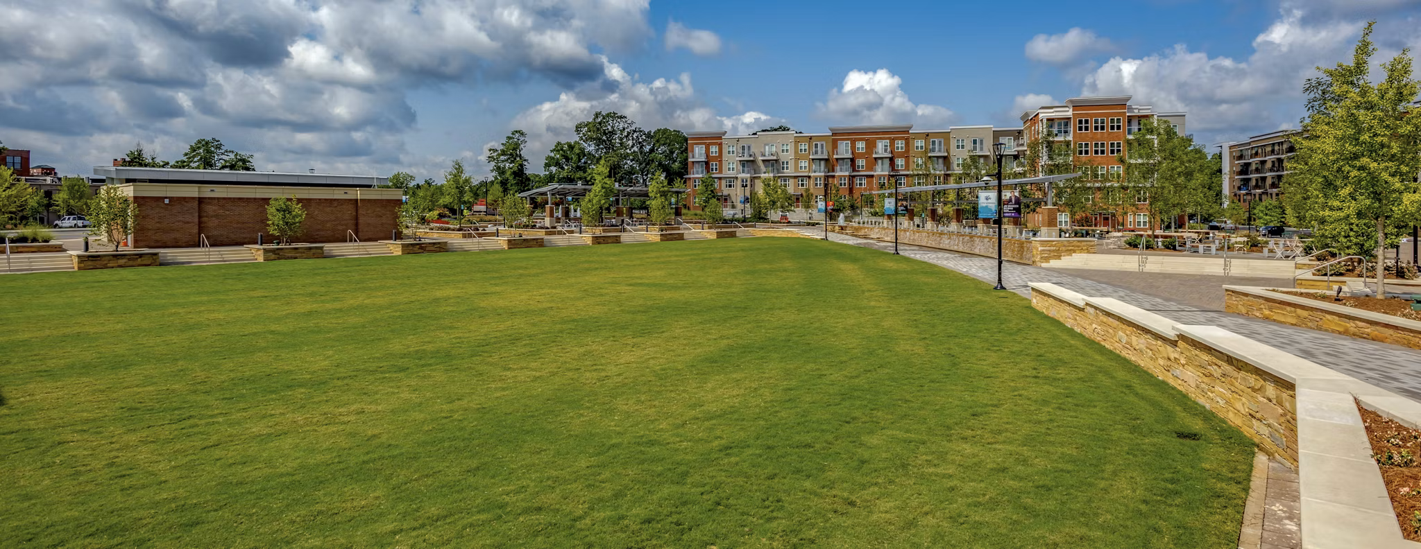 Aston City Springs: Vibrant neighborhood view from luxury apartments in bustling downtown area