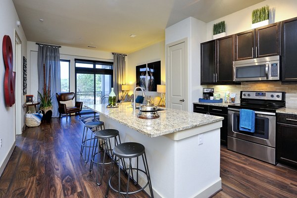 dining room at 422 at the Lake Apartments