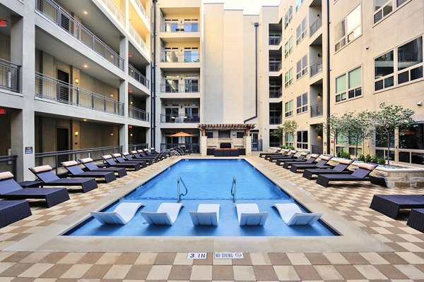 Resort-style swimming pool at 422 at the Lake Apartments
