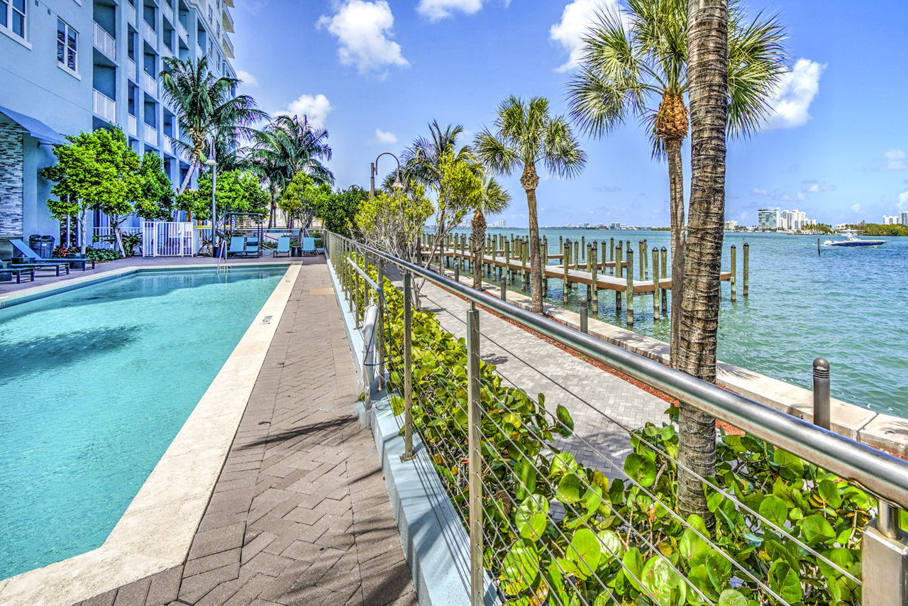 Navette On The Bay Miami Fl 4 of 12