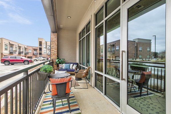 patio at Eastbank Riverwalk Apartments