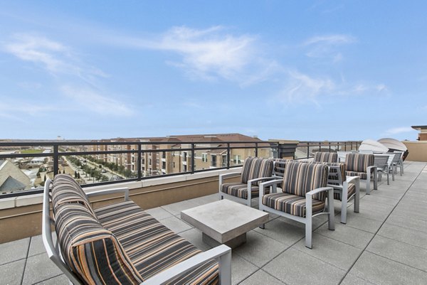 Rooftop deck with city views at Eastbank Riverwalk Apartments, luxury homes near downtown