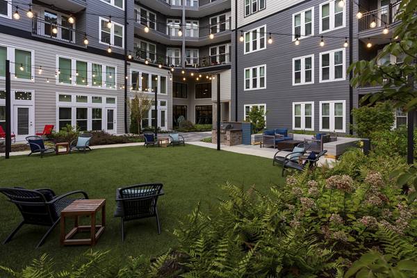 courtyard at Elan Madison Yards Apartments