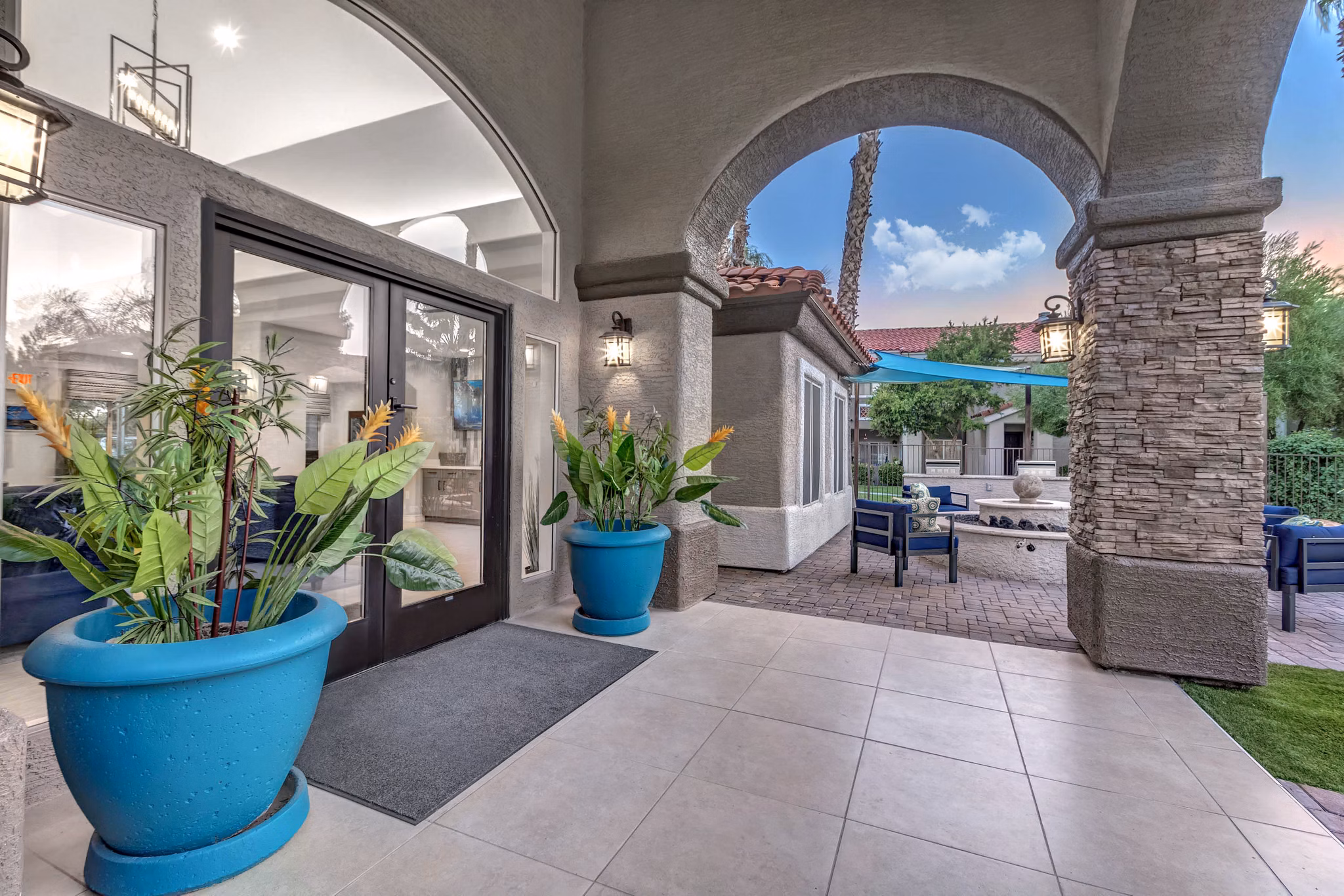 Springs at Continental Ranch: Contemporary view of luxury apartments in Tucson
