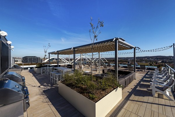 Buzzard Pointe: Luxurious waterfront apartments in a vibrant community