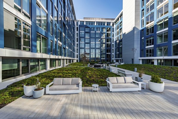 Buzzard Pointe: Elegantly designed luxury apartment at Buzzard Pointe with scenic views, 2020