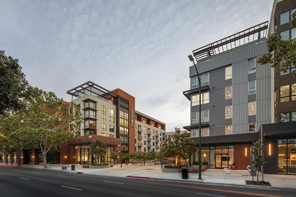 Lynhaven Apartments: Elegant of luxury apartments in the heart of the city