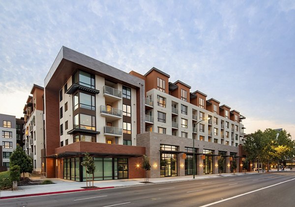 exterior at Lynhaven Apartments