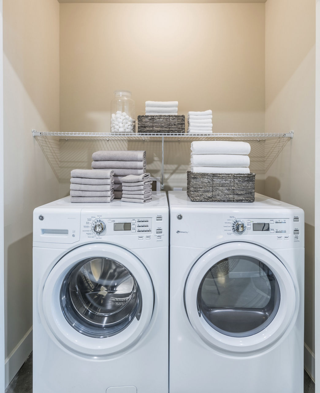 Laundry room at Eighteen25 Downtown