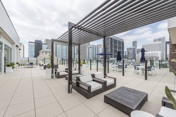rooftop deck at Eighteen25 Downtown Apartments