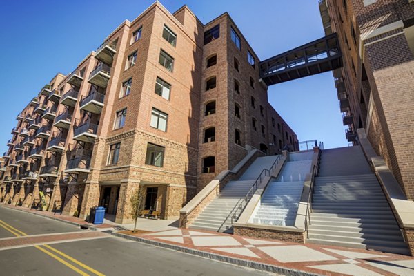 exterior at Overlook at River Place Apartments