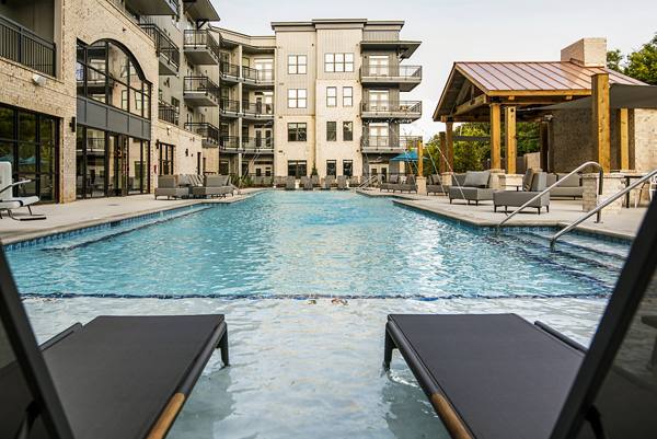 pool at One Riverside Apartments