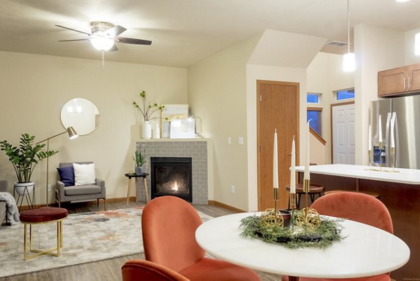 dining area at Diamond Rock Rentals