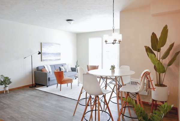 dining area at Diamond Rock Rentals