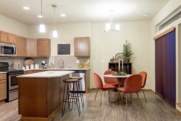 dining area at Diamond Rock Rentals