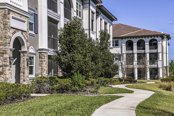 Venetian Isle Apartments: Elegant waterfront building in a luxurious setting