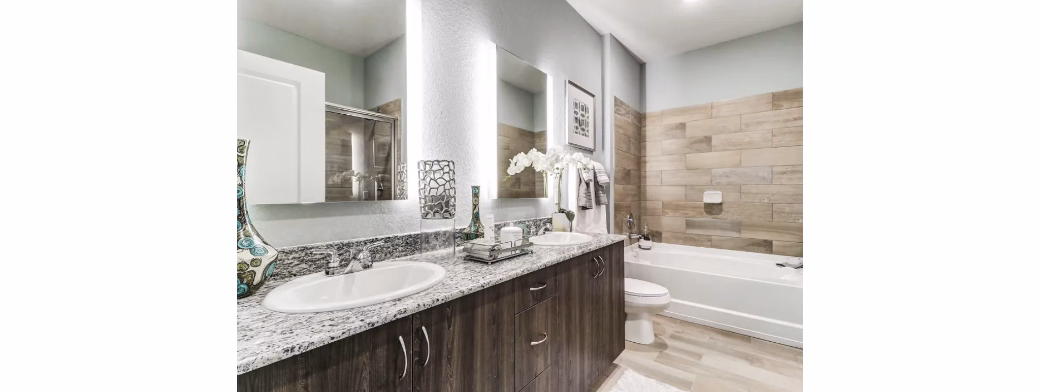 Luxurious bathroom with marble finishes at Venetian Isle Apartments
