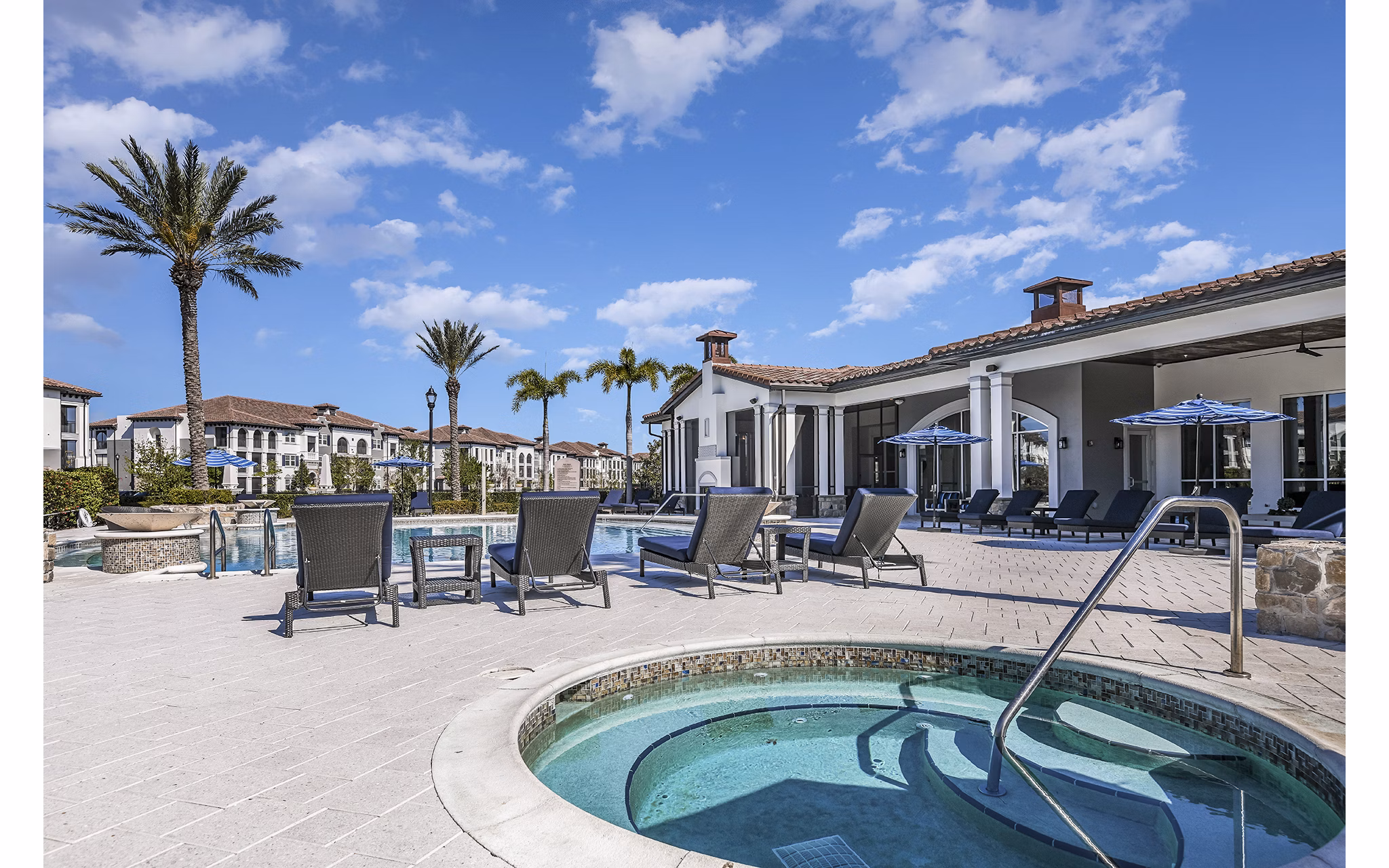 Hot tub at Venetian Isle Apartments offering luxurious relaxation and water features