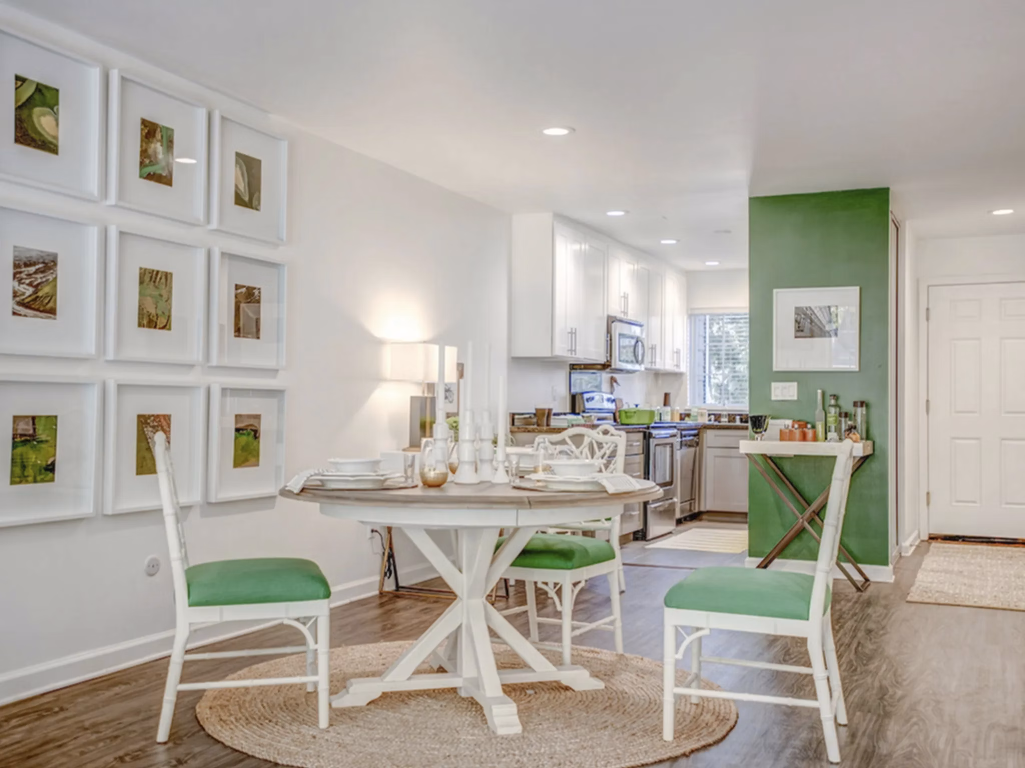 dining room at Serenity at Larkspur Apartments