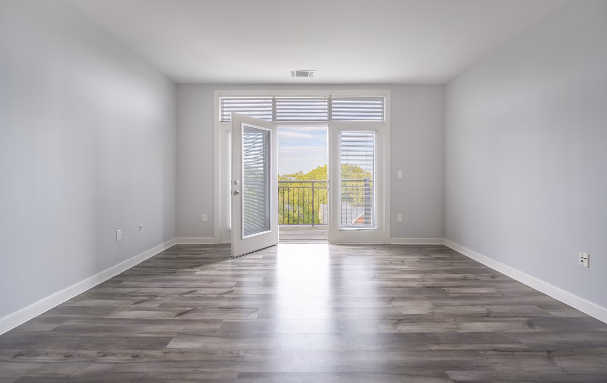 Contemporary living room with chic furnishings at Arlington 360 Apartments