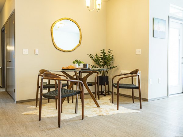 dining area at Broadway190 Apartments